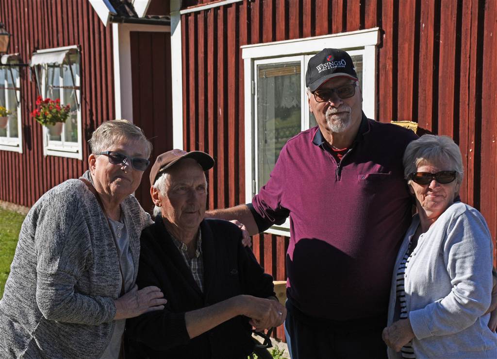 … och passar på att fira 80-årsdagen